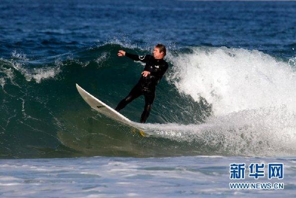 依兰“青春暖流行动”送温暖